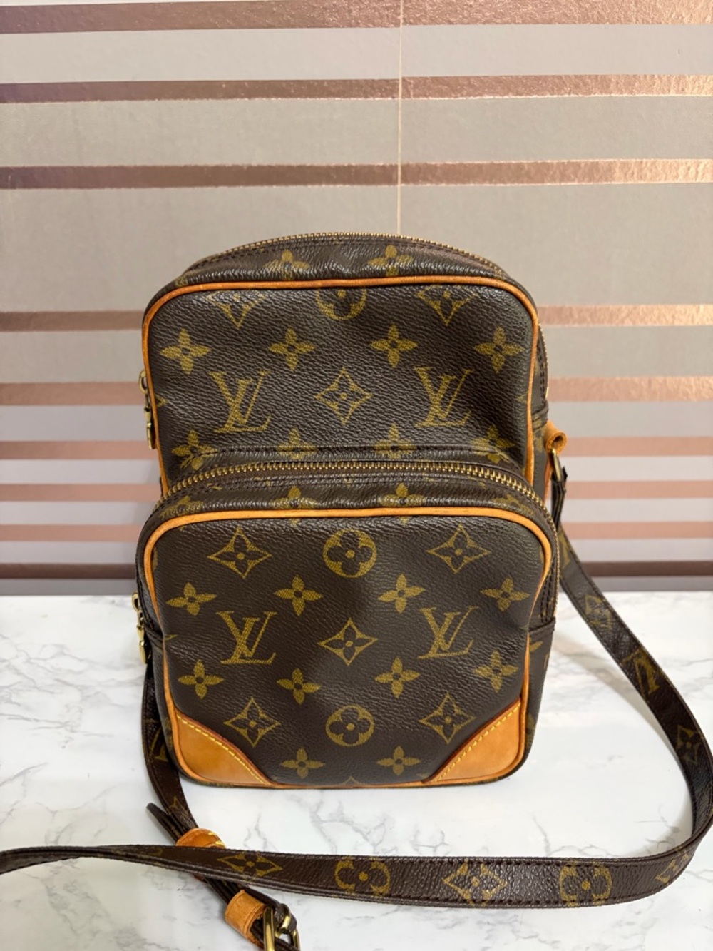Louis Vuitton Brown Monogram Canvas Crossbody with Tan Trim - Picture 2 of 16